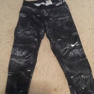 Nike pro printed workout leggings